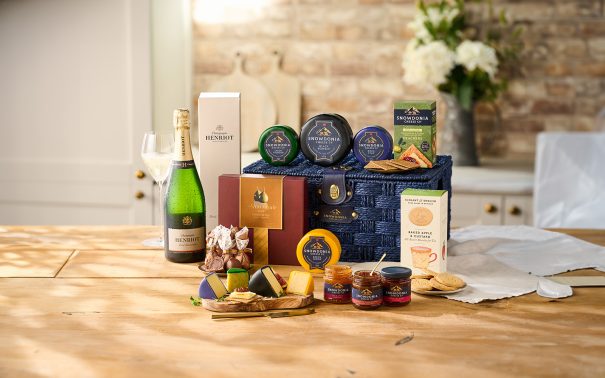 Ploughman’s Hamper of Luxury Cheese & Craft Beer