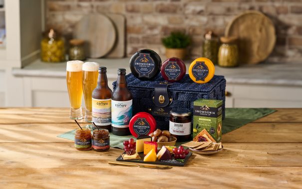 Ploughman’s Hamper of Luxury Cheese & Craft Beer